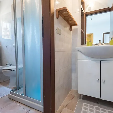 - Great View Holiday home Gravedona